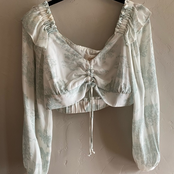 Stone Cold Fox Mona Crop - Picture 2 of 7